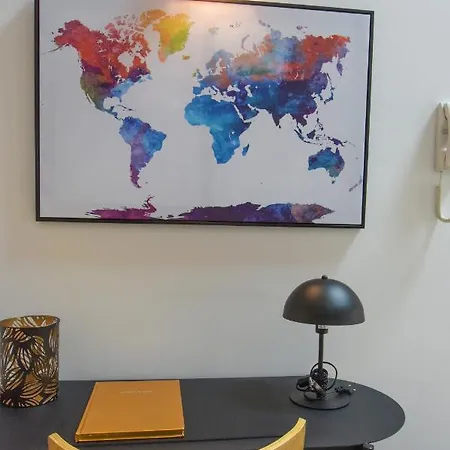 Grand Loft Familial Lumineux, 4 Chambres, Balcon, Centre Historique *