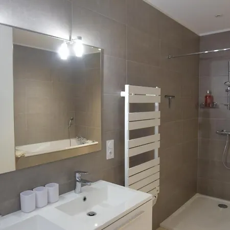 Grand Loft Familial Lumineux, 4 Chambres, Balcon, Centre Historique *