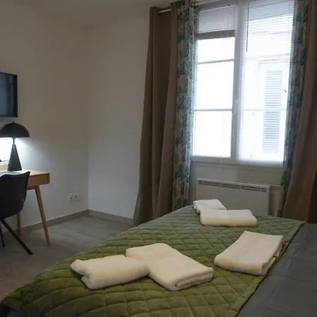 Grand Loft Familial Lumineux, 4 Chambres, Balcon, Centre Historique Lägenhet