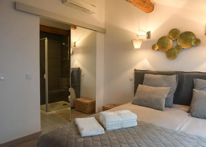 Grand Loft Familial Lumineux, 4 Chambres, Balcon, Centre Historique Appartement