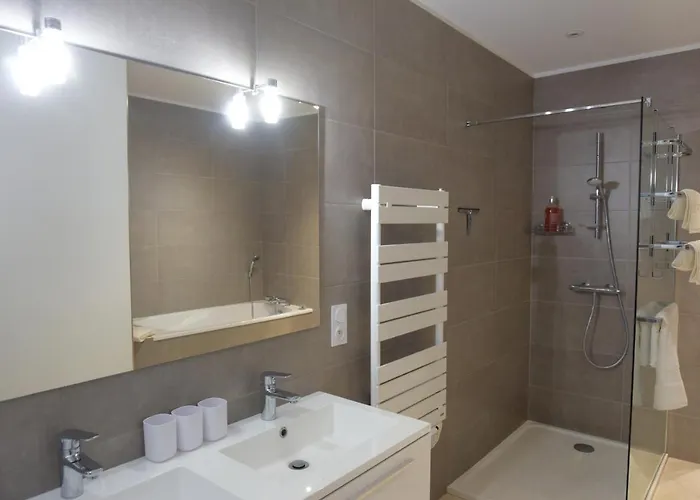 Grand Loft Familial Lumineux, 4 Chambres, Balcon, Centre Historique *