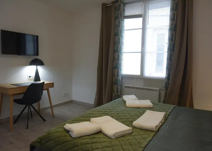 Grand Loft Familial Lumineux, 4 Chambres, Balcon, Centre Historique Appartement