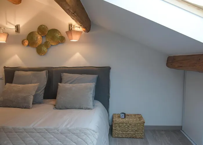 Grand Loft Familial Lumineux, 4 Chambres, Balcon, Centre Historique *