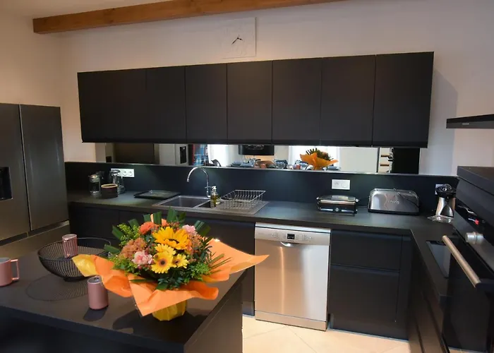Grand Loft Familial Lumineux, 4 Chambres, Balcon, Centre Historique Appartement *